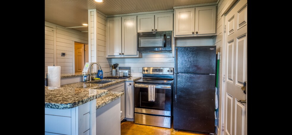 More Photos Of 1287 S County Road 1155, Riviera Hospitality For Lease