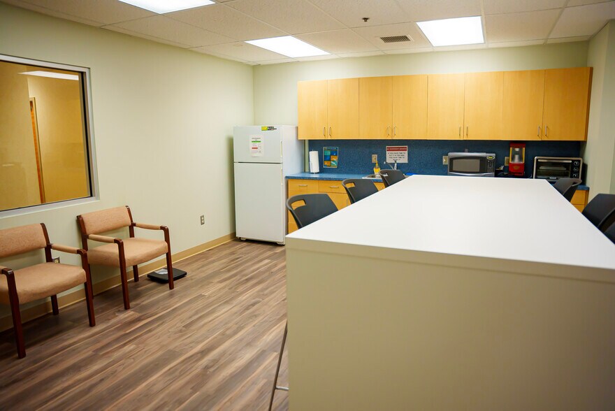 More Photos Of 1301 W Forest Grove Rd, Vineland Flex For Lease