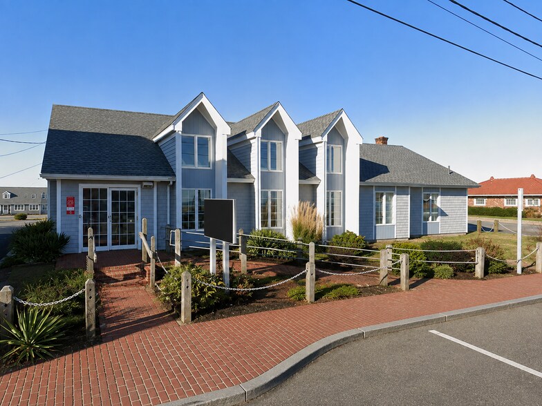 Primary Photo Of 3 Oak Bluffs Ave, Vineyard Haven Bank For Sale
