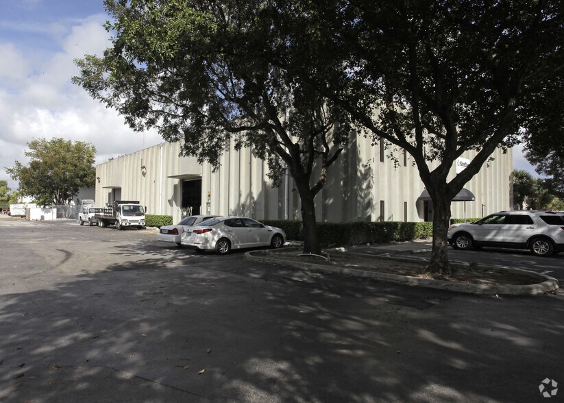 More Photos Of 1701 NW 33rd St, Pompano Beach Warehouse For Lease