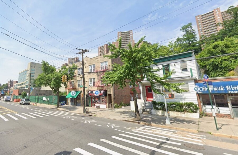 Primary Photo Of 5995 Riverdale Ave, Bronx Storefront Retail Residential For Lease