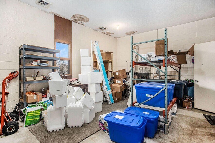 More Photos Of 2007 E Apple Ave, Muskegon Medical For Sale