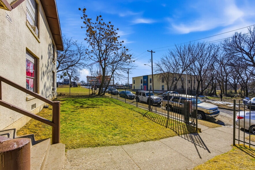 More Photos Of 2718 Cleveland St, Dallas Apartments For Sale