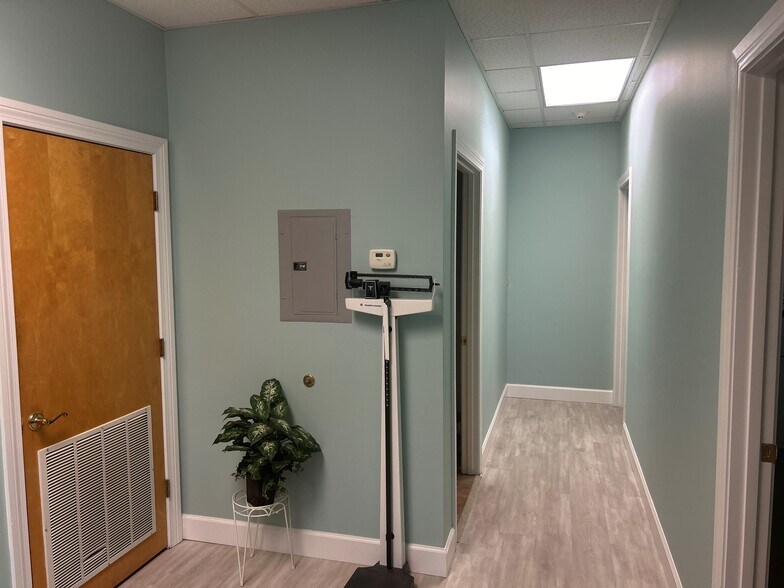 More Photos Of 472 N Dean Rd, Auburn Medical For Sale