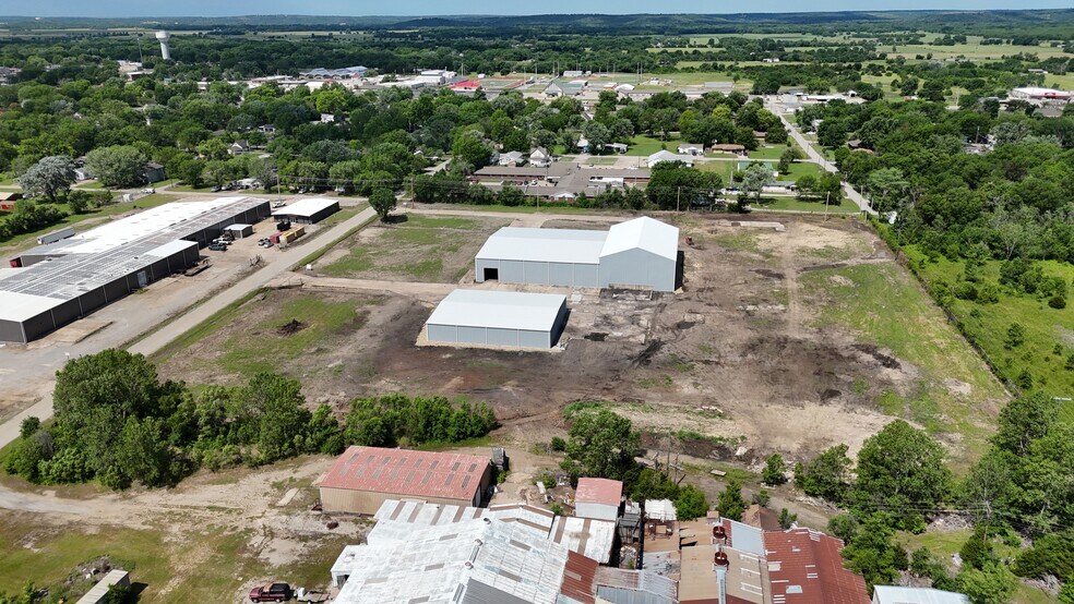 More Photos Of 1100 E 14th St, Dewey Warehouse For Sale