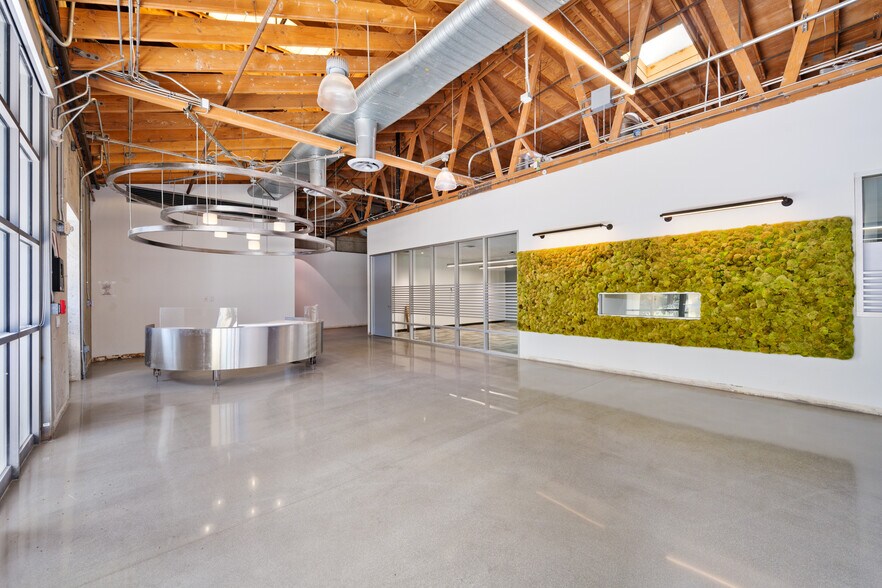 More Photos Of 10567 Jefferson Blvd, Culver City Loft Creative Space For Lease