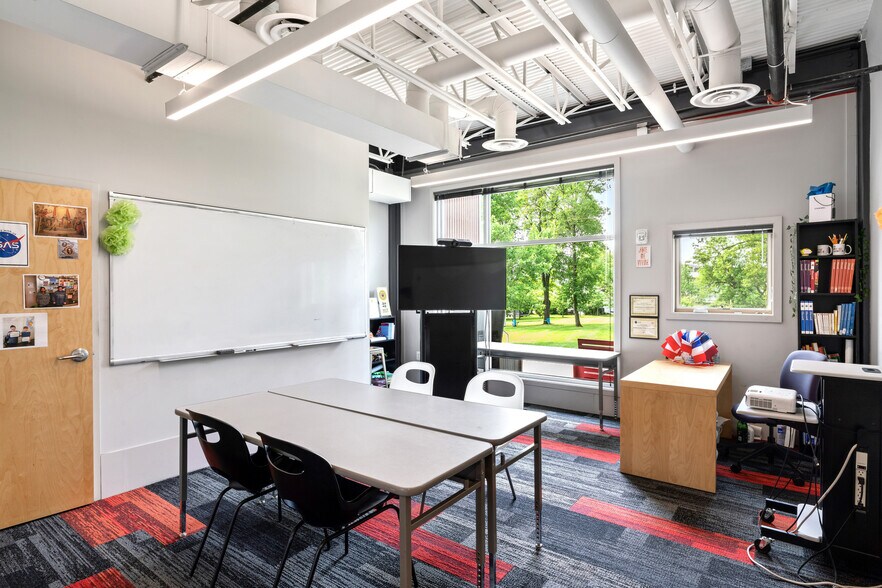 More Photos Of 20577 Ashburn Rd, Ashburn Schools For Lease