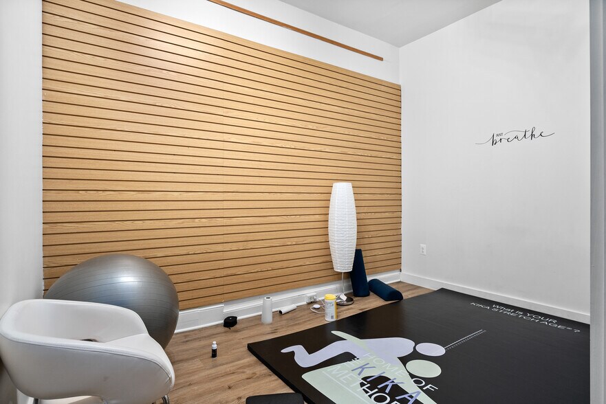 More Photos Of 54 E Patrick St, Frederick Storefront For Lease