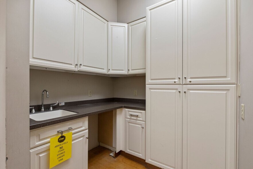 More Photos Of 1922 K M Wicker Memorial Dr, Sanford Medical For Lease