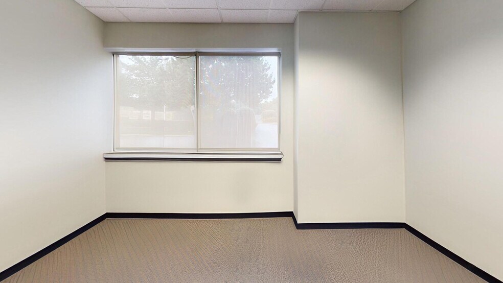 More Photos Of 1065 Andrew Dr, West Chester Flex For Lease