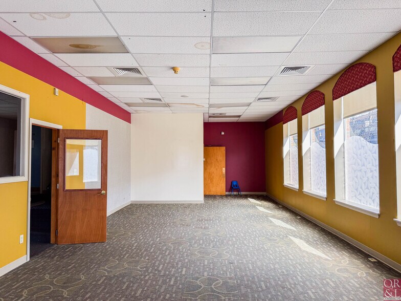 More Photos Of 199 Oakwood Ave, West Hartford Medical For Sale