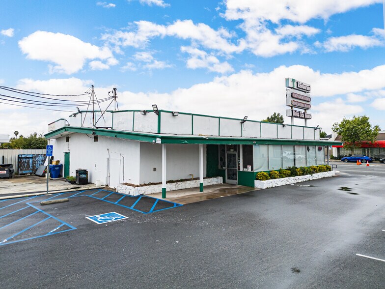 More Photos Of 1280 E Holt Ave, Pomona Restaurant For Lease