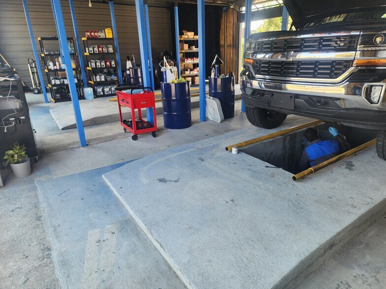 More Photos Of 5955 E 21st St, Indianapolis Carwash For Sale