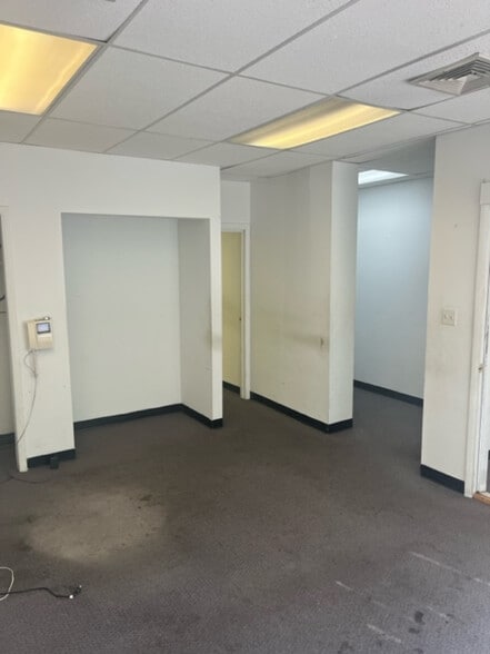 More Photos Of 1023 S Charles St, Baltimore Office Residential For Sale