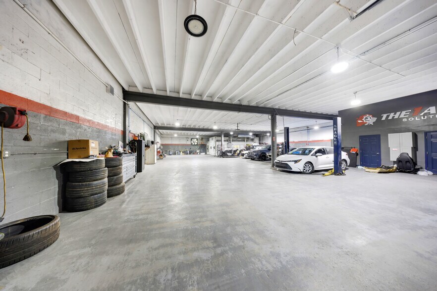 More Photos Of 2540-2600 Ali Baba Ave, Opa Locka Warehouse For Sale