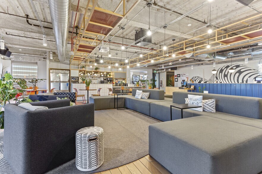 More Photos Of 1111 Broadway, Oakland Coworking Space