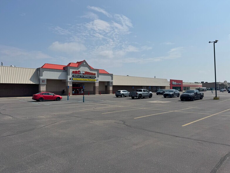 Primary Photo Of 7215-7423 E 10 Mile Rd, Center Line Storefront For Lease
