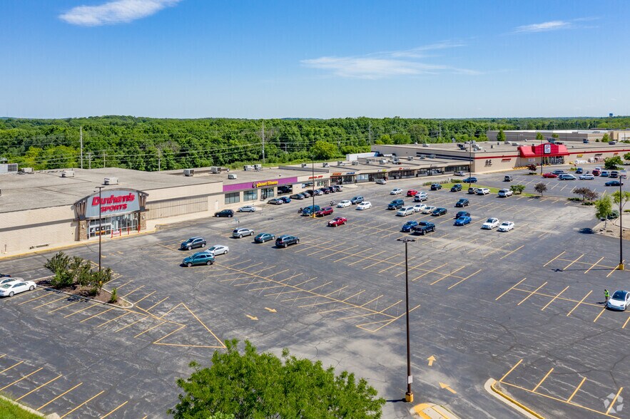 More Photos Of 1052-1200 Milwaukee Ave, Burlington Freestanding For Lease
