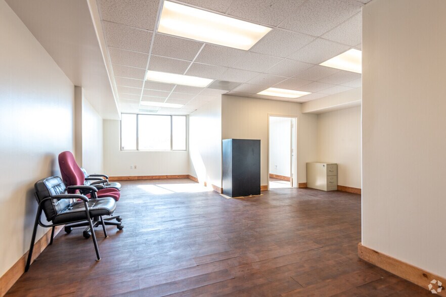 More Photos Of 3700 E 12th St, Oakland Storefront Retail Office For Lease