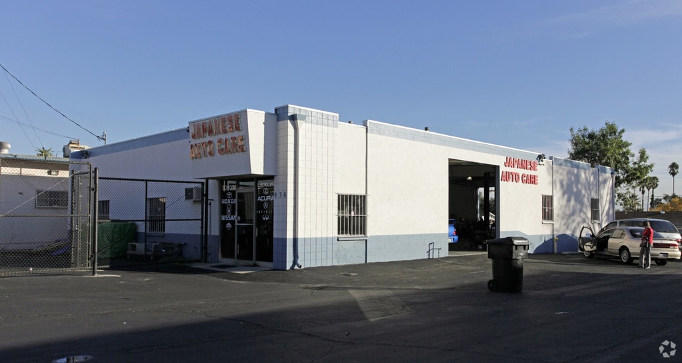 More Photos Of 936 W 9th St, Upland Warehouse For Lease