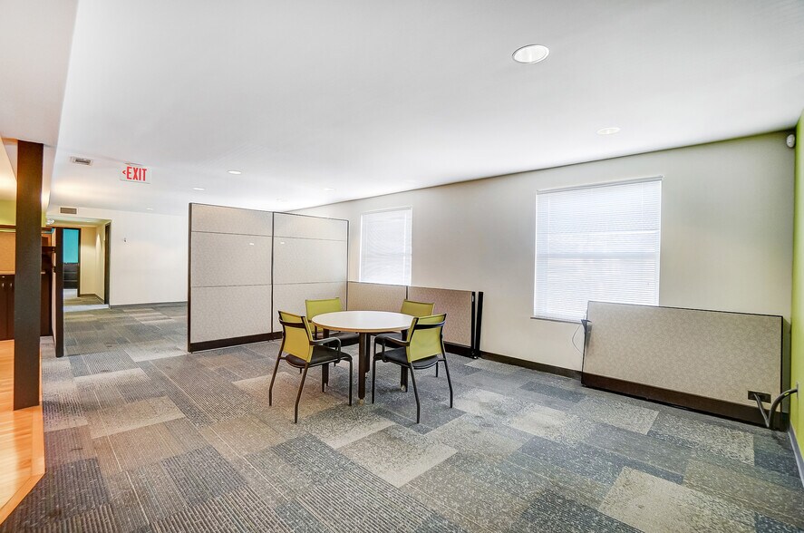 More Photos Of 3925-3927 Brotherton Rd, Cincinnati Office For Sale