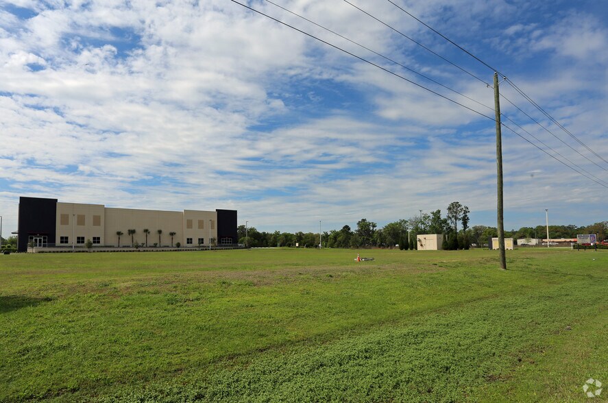 More Photos Of 201 S County Line Rd, Plant City Unknown For Lease