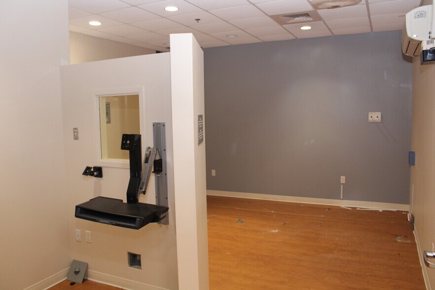 More Photos Of 340 E Main St, Milford Restaurant For Lease