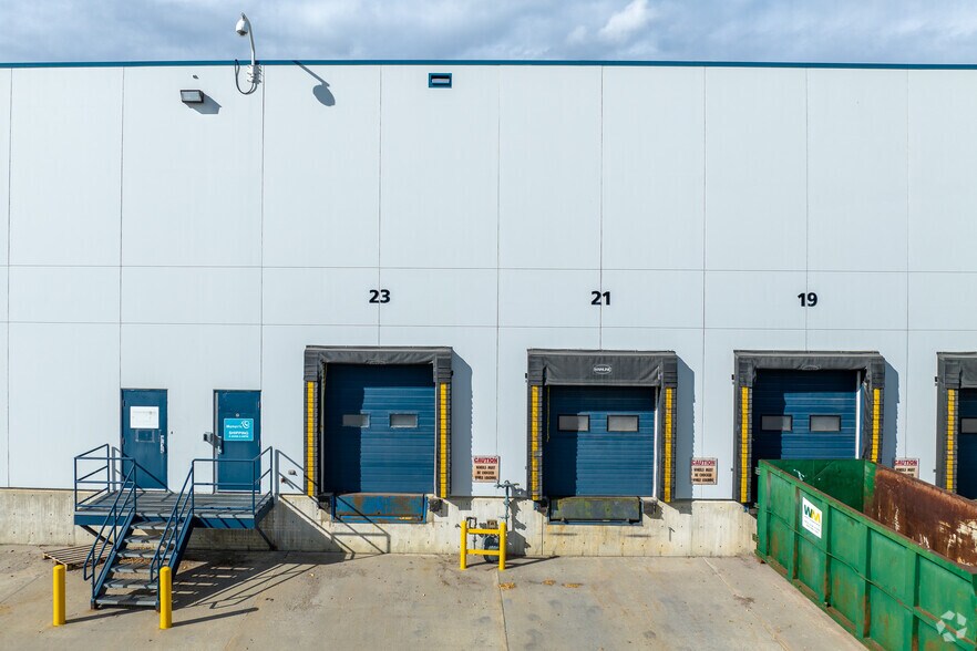 More Photos Of 2355 52nd Ave SE, Calgary Warehouse For Lease