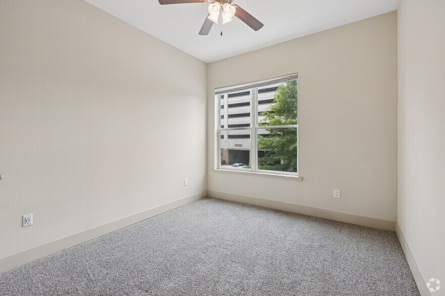 More Photos Of 79 Commerce St, Montgomery Apartments For Lease