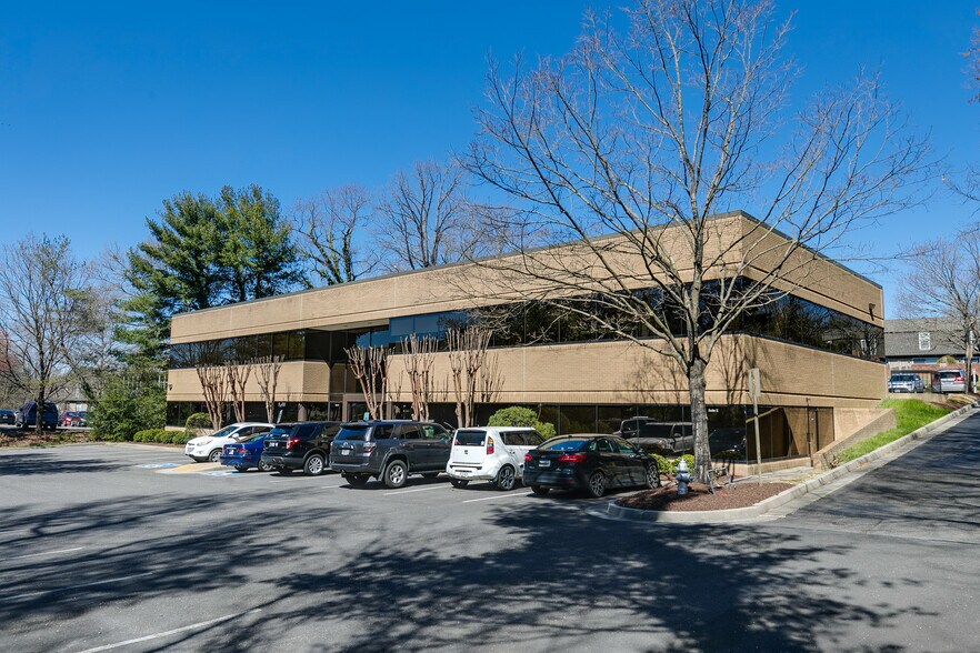 More Photos Of 8917 Fargo Rd, Richmond Office For Lease