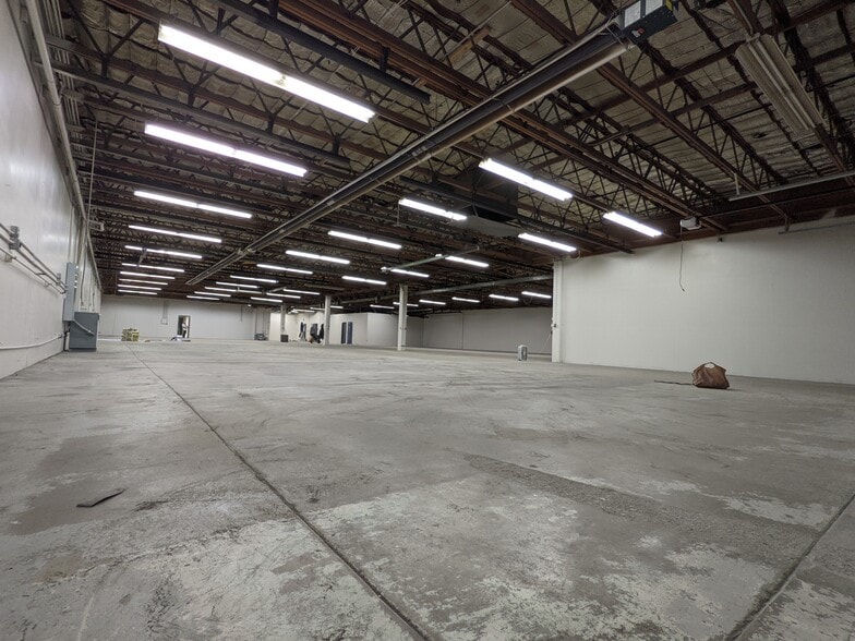 More Photos Of 745 S 100 E, Provo Light Manufacturing For Sale