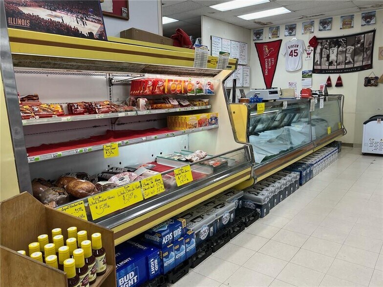 More Photos Of 107 Charles St, Beecher City Supermarket For Sale