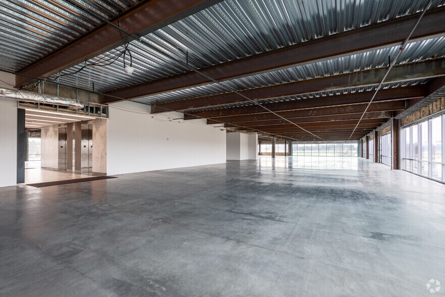 More Photos Of 435 N Whittington Pkwy, Louisville Office For Lease