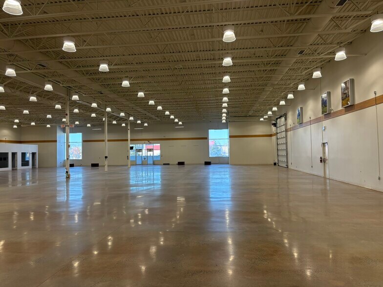 More Photos Of 2747 Chamberland St, Clarence-Rockland Freestanding For Sale