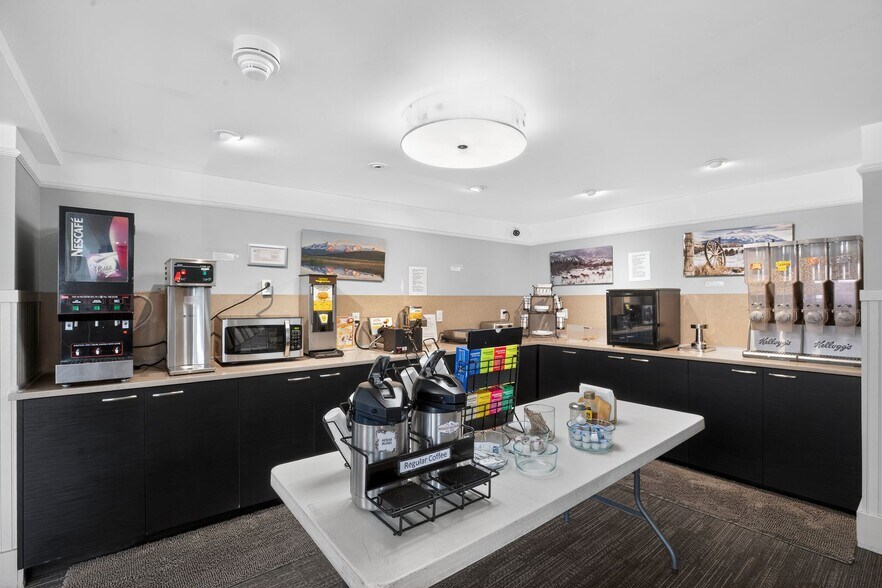 More Photos Of 220 Midland Ave, Basalt Hotel For Sale