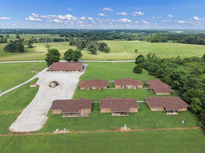 More Photos Of 19824 State Highway 112, Cassville Apartments For Sale