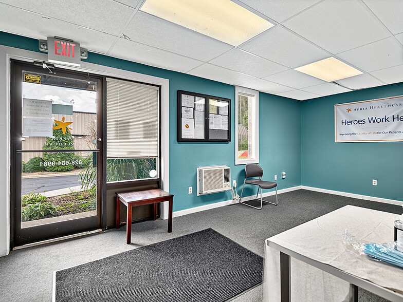 More Photos Of 141 Glenn Bridge Rd, Arden Light Distribution For Lease