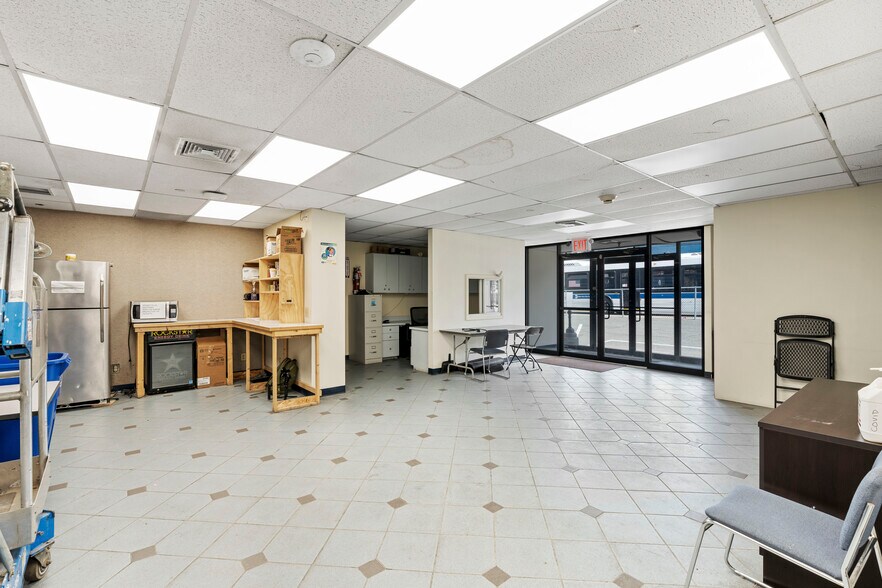 More Photos Of 4865 Arthur Kill Rd, Staten Island Warehouse For Lease