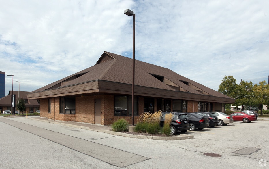 More Photos Of 5 Director Ct, Vaughan Unknown For Lease