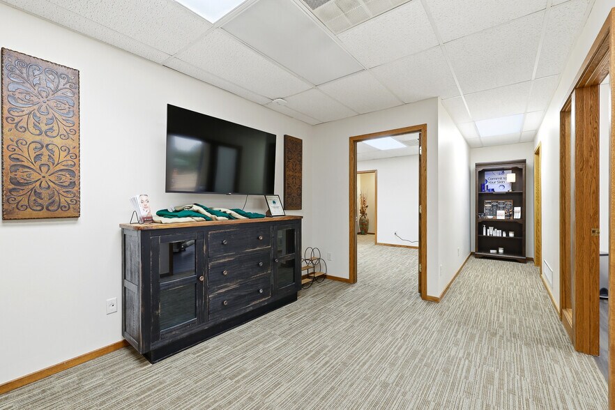 More Photos Of 1840 Post Rd, Plover Storefront Retail Office For Sale