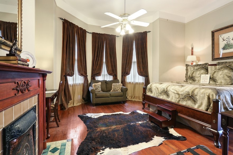 More Photos Of 120 S Pierce St, New Orleans Hotel For Sale