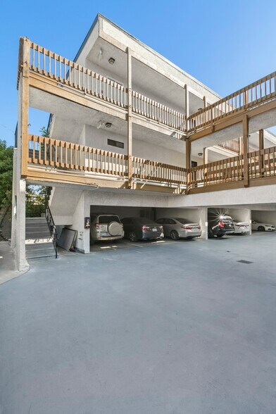 More Photos Of 629-631 E Elk Ave, Glendale Apartments For Sale