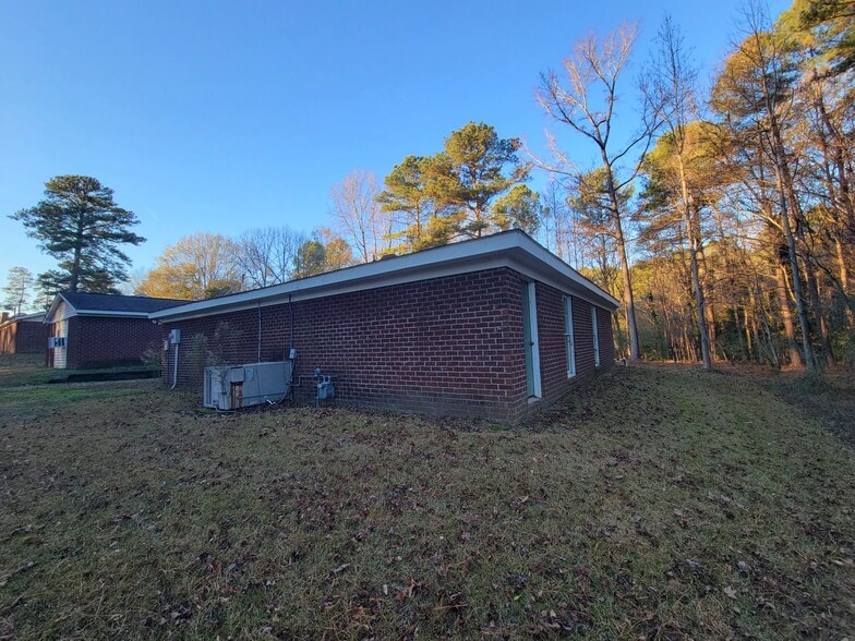 More Photos Of 1110 Hawkins Ave, Sanford Light Manufacturing For Sale