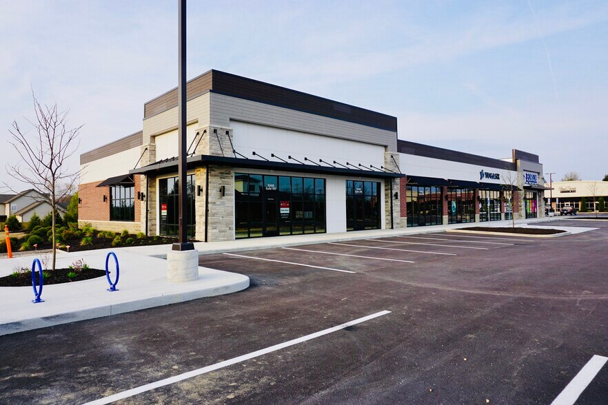 More Photos Of 10470 Olio Rd, Fortville Freestanding For Lease