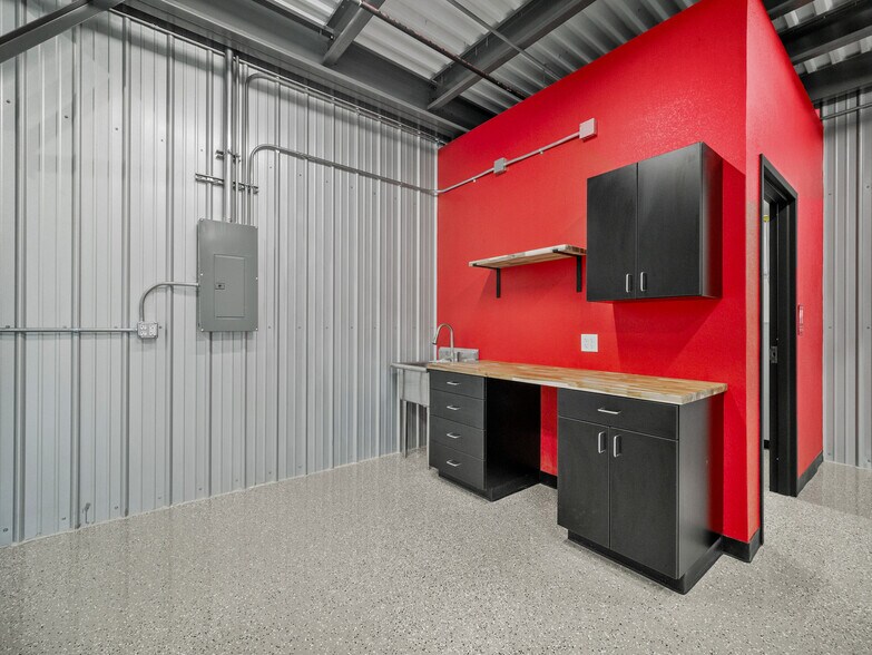 More Photos Of 2000 S 15th St, Laramie Industrial For Lease