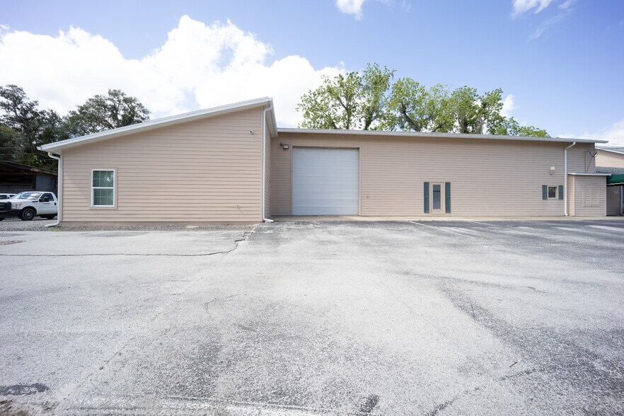 More Photos Of 3494 N US Highway 301, Wildwood Manufacturing For Sale