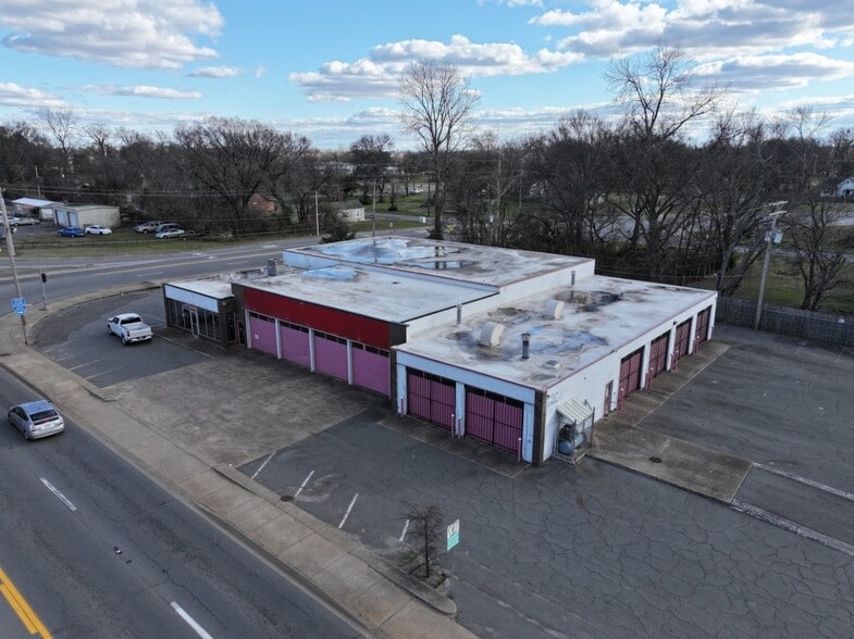 More Photos Of 920 E Broadway St, North Little Rock Showroom For Sale