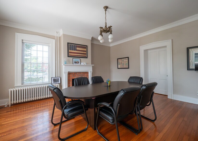 More Photos Of 15 N Franklin St, Delaware Office For Sale