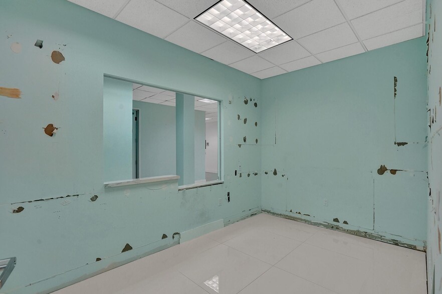 More Photos Of 15620 SW 29th St, Miramar Medical For Sale