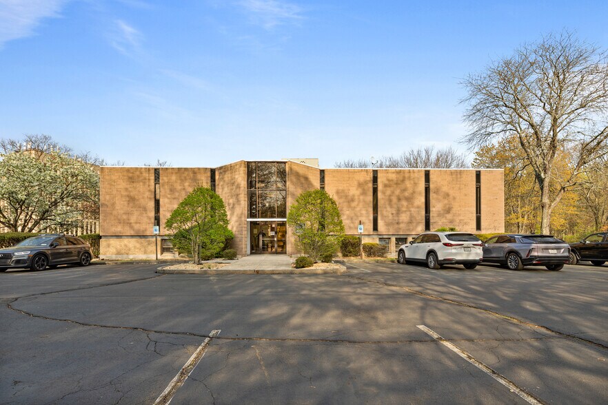 Primary Photo Of 19 Squadron Blvd, New City Office For Lease